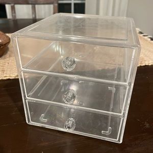 Acrylic drawer organizer
